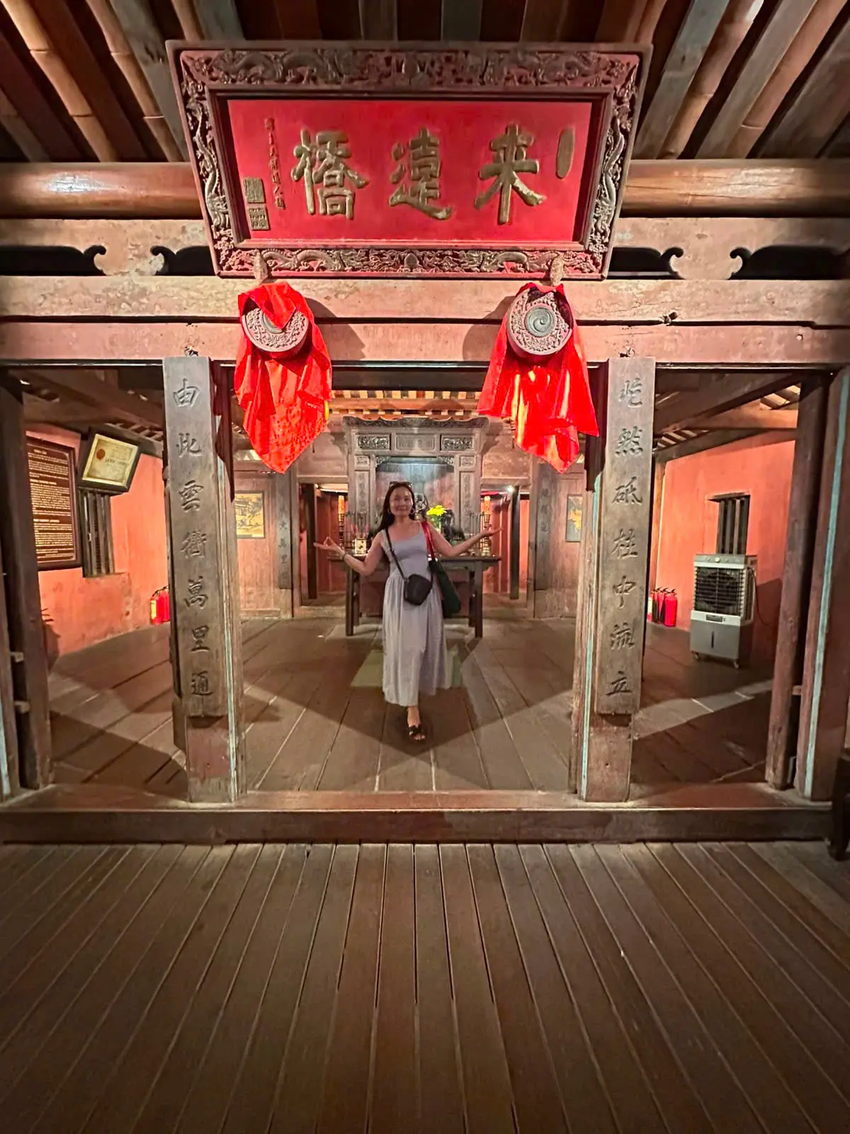 Guest visiting a Hoi An ancient house