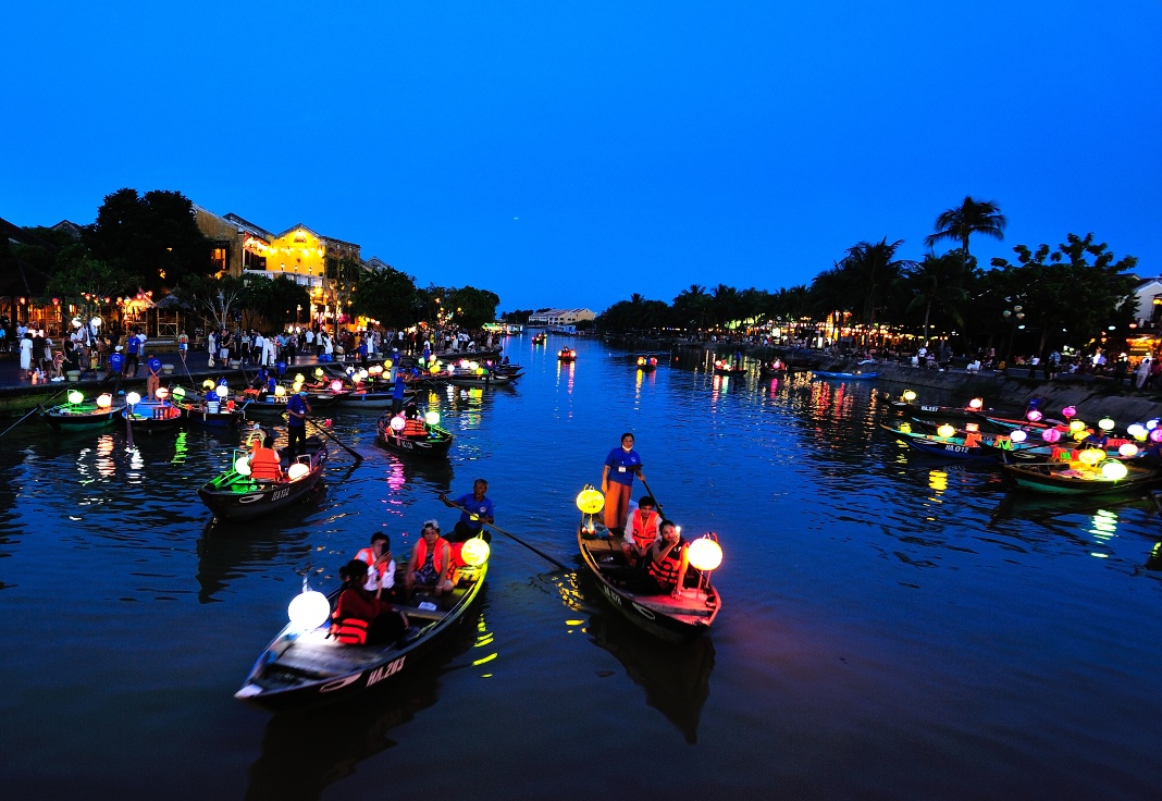 Xe riêng · sân bay · gia đình 2